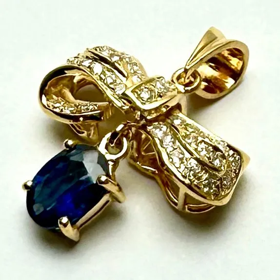 18K Yellow Gold Blue Sapphire Diamond Pendant